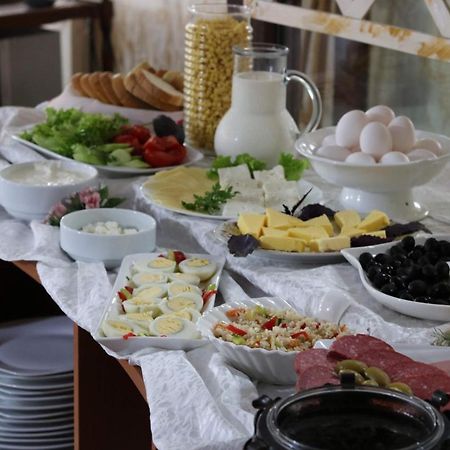 Luxors Garden Hotel Batumi Bagian luar foto
