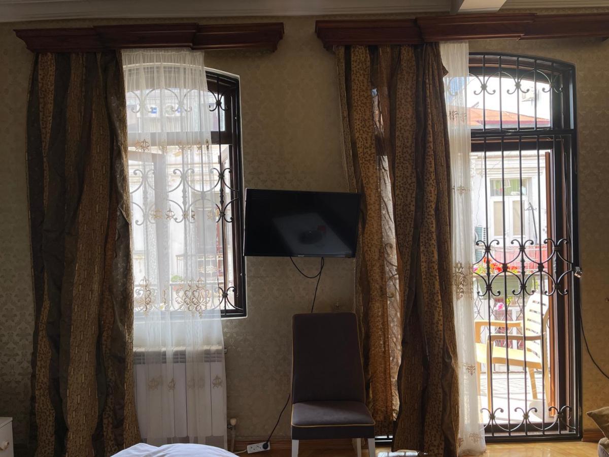Luxors Garden Hotel Batumi Bagian luar foto