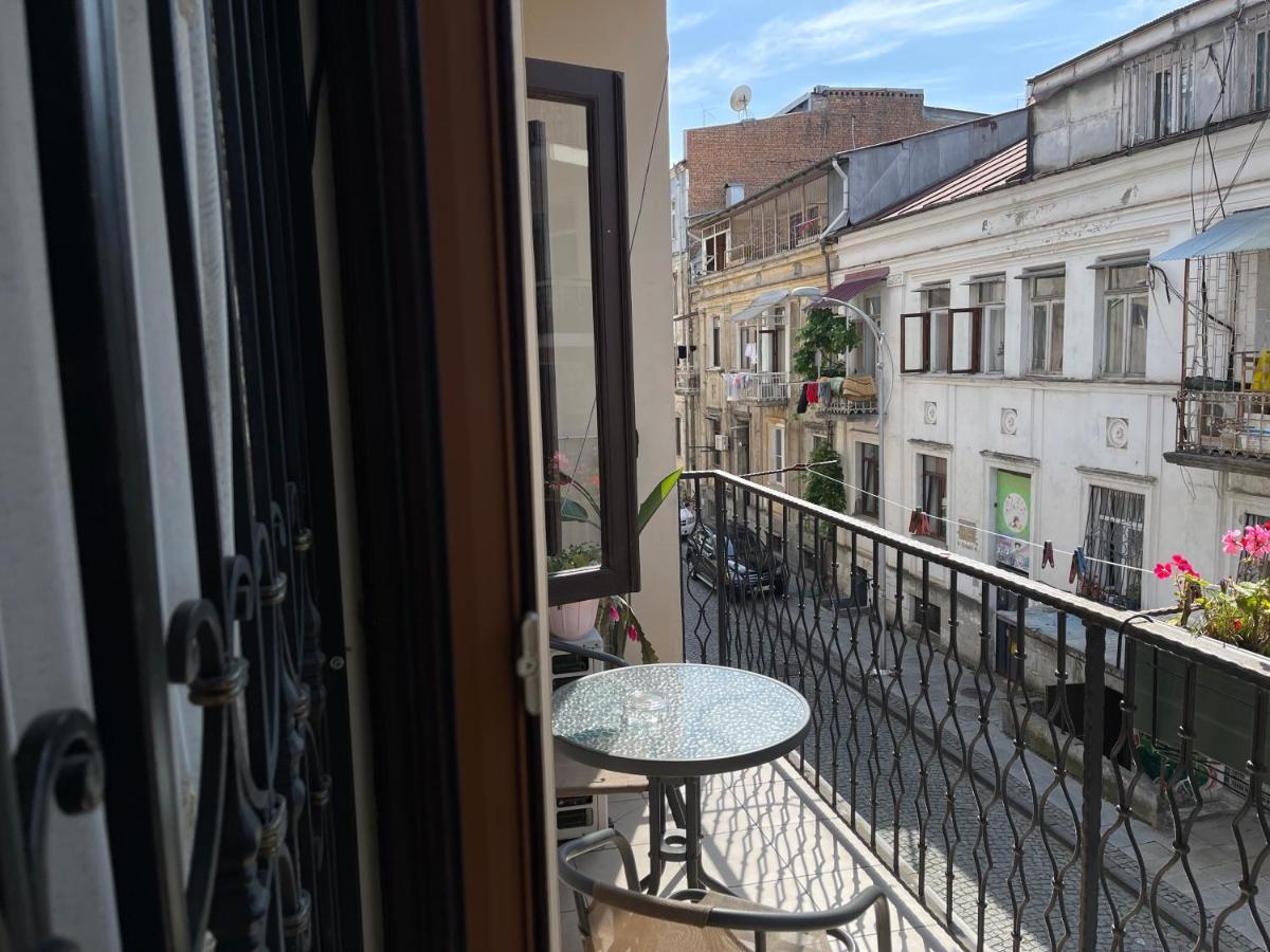 Luxors Garden Hotel Batumi Bagian luar foto