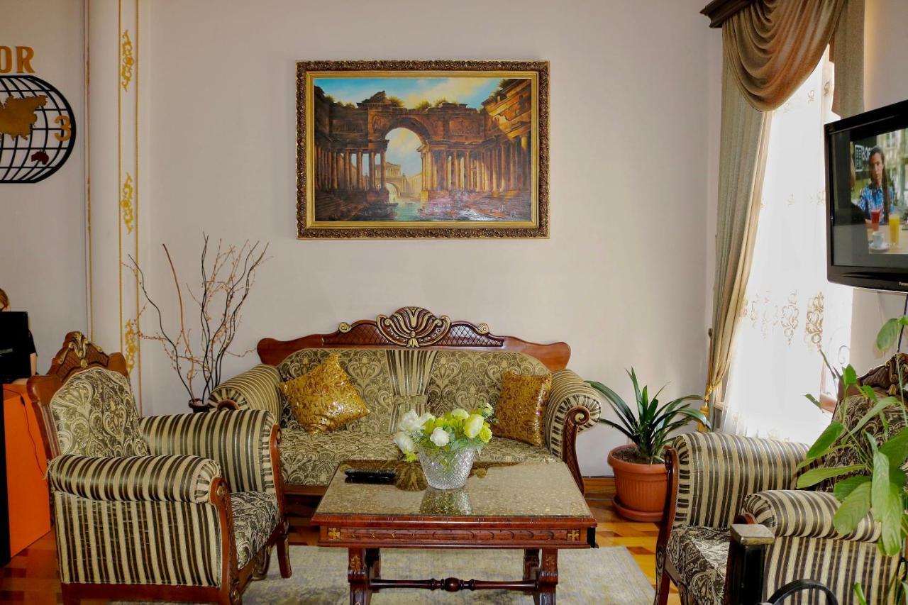 Luxors Garden Hotel Batumi Bagian luar foto