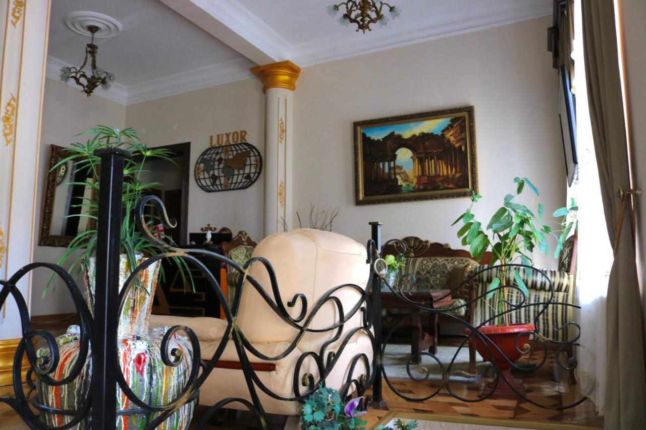 Luxors Garden Hotel Batumi Bagian luar foto